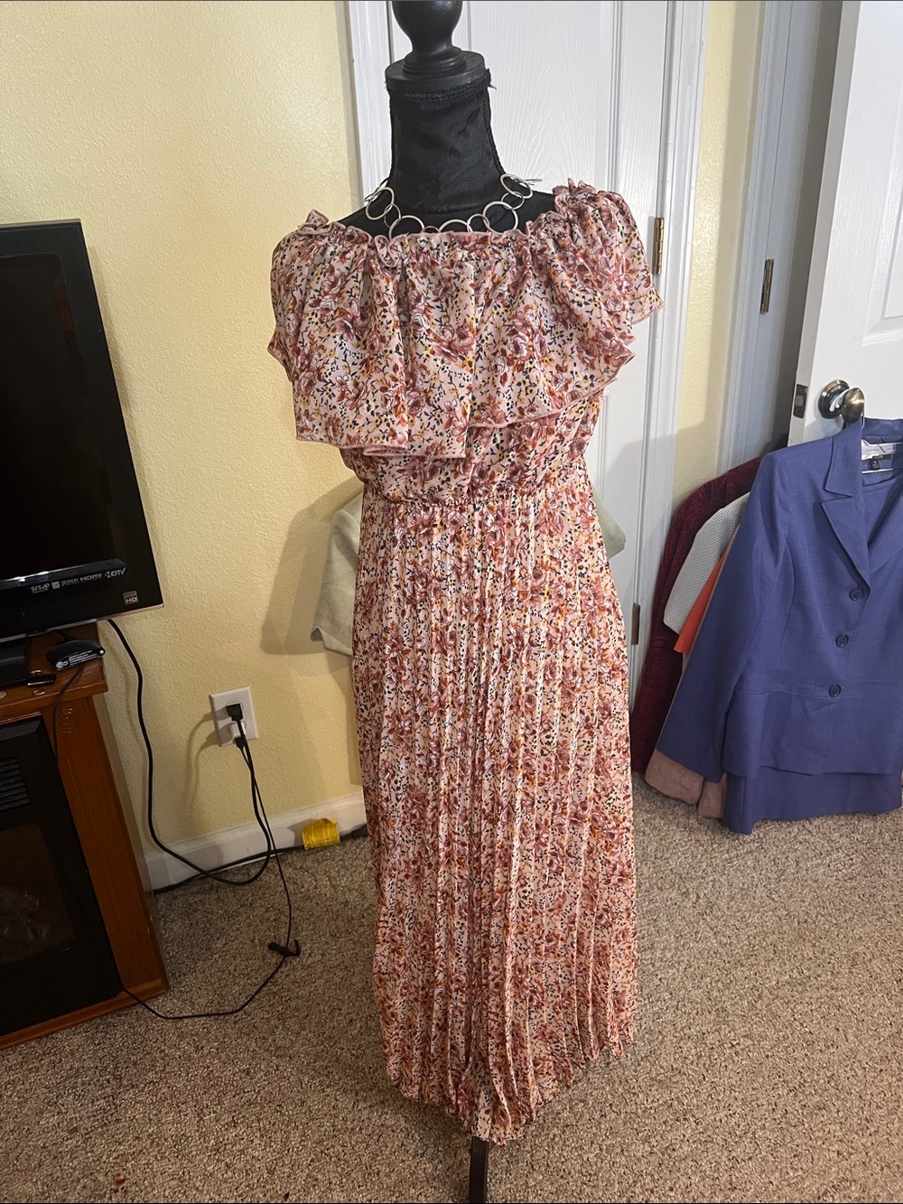 Floral Ruffle Off-Shoulder Maxi Dress in Pink